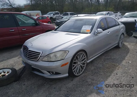 2007 Mercedes-Benz S 550 z USA, uszkodzony, nr VIN WDDNG71X37A029427